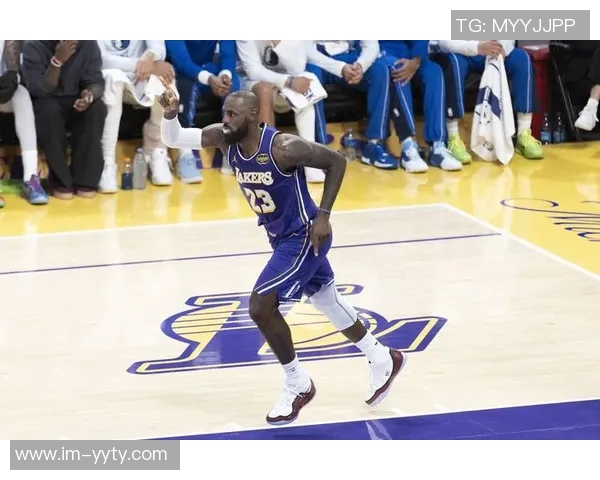 詹姆斯深刻反思球权与失误关系强调掌控比赛的重要性